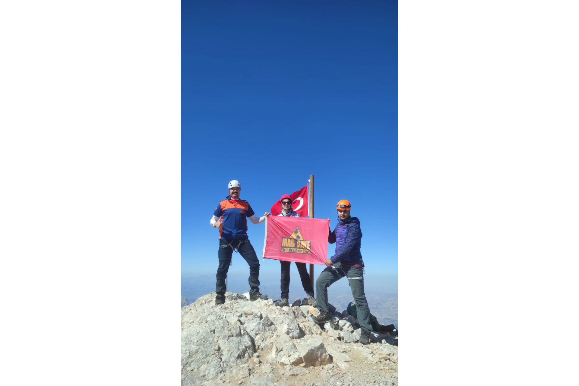 Büyük Demirkazık Dağı Zirvesine Tırmanış 